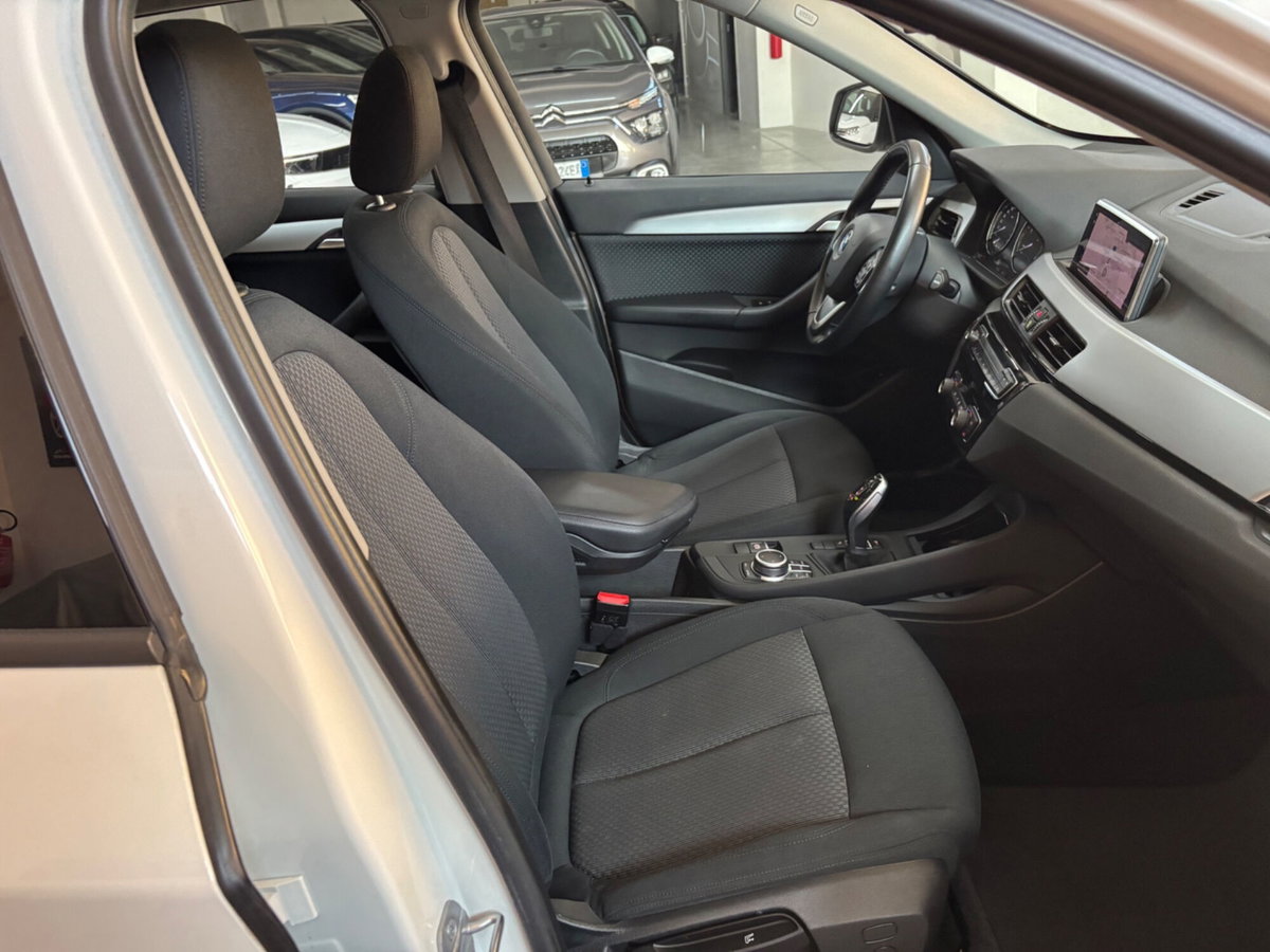 BMW X1 sDrive18d Business Advantage (13)