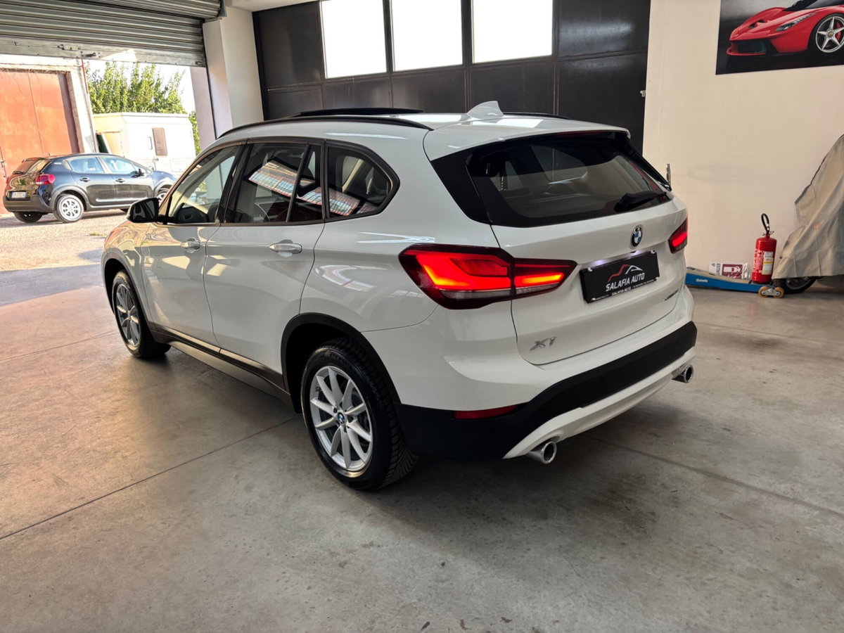 BMW X1 sDrive18d Business Advantage (6)