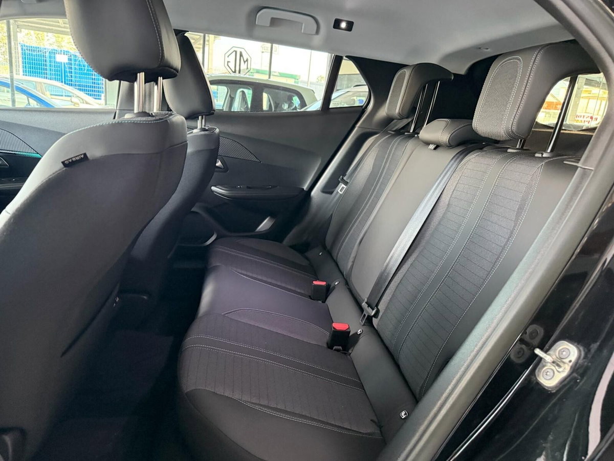 Peugeot 2008 BlueHDi 130 S&S EAT8 Allure Pack (7)