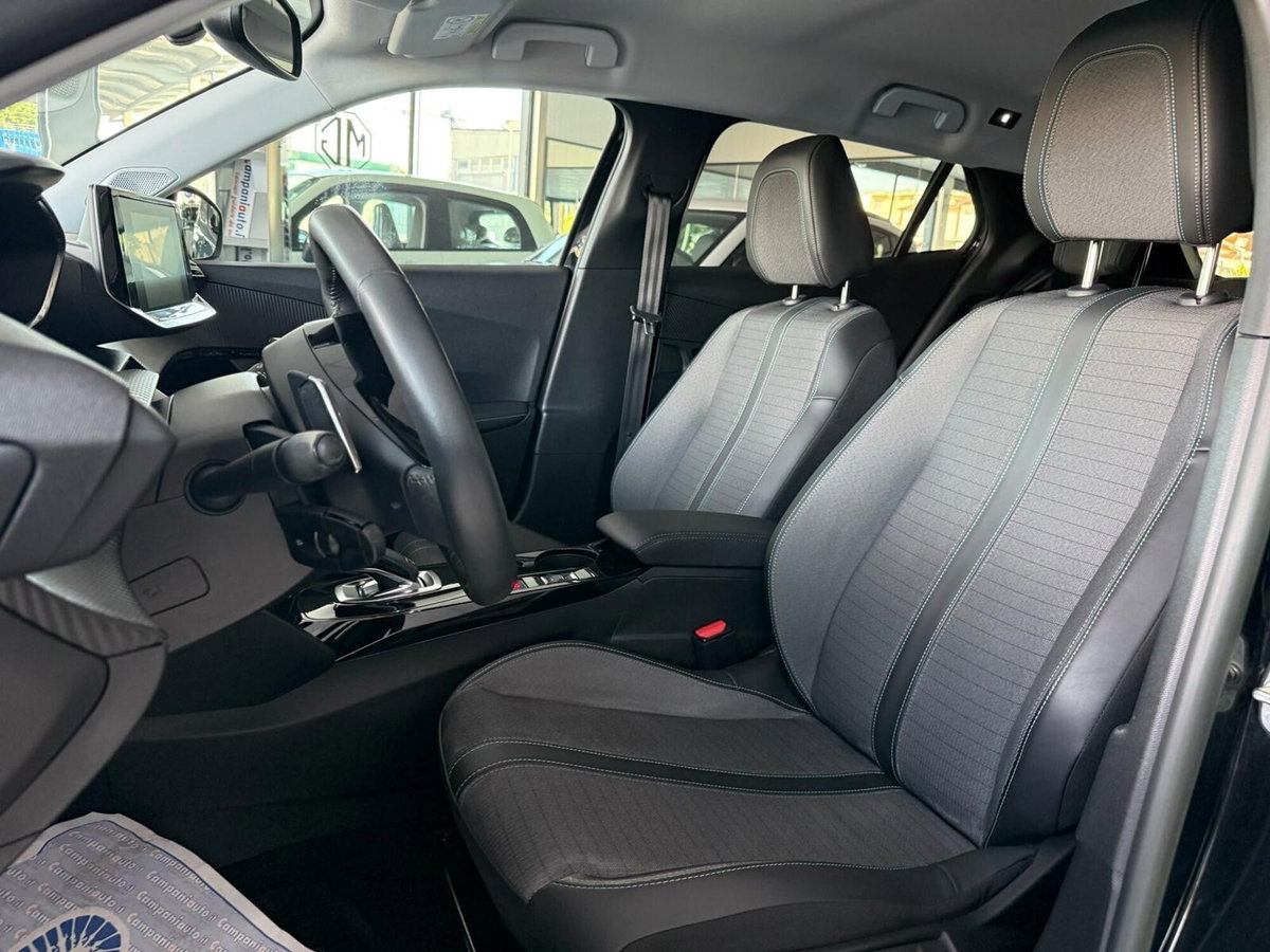 Peugeot 2008 BlueHDi 130 S&S EAT8 Allure Pack (8)