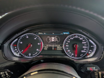 Audi A8 3.0 TDI 262 CV ultra quattro tiptronic (12)