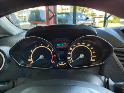 Ford Fiesta 1.4 5 porte Bz.- GPL Titanium (11)