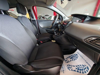 Lancia Ypsilon 1.3 MJT 16V 95 CV 5 porte S&S Platinum (20)