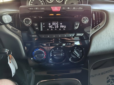Lancia Ypsilon 1.3 MJT 16V 95 CV 5 porte S&S Platinum (12)