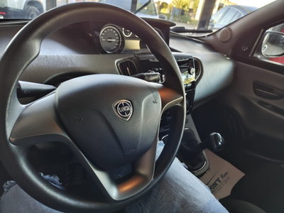 Lancia Ypsilon 1.3 MJT 16V 95 CV 5 porte S&S Platinum (9)