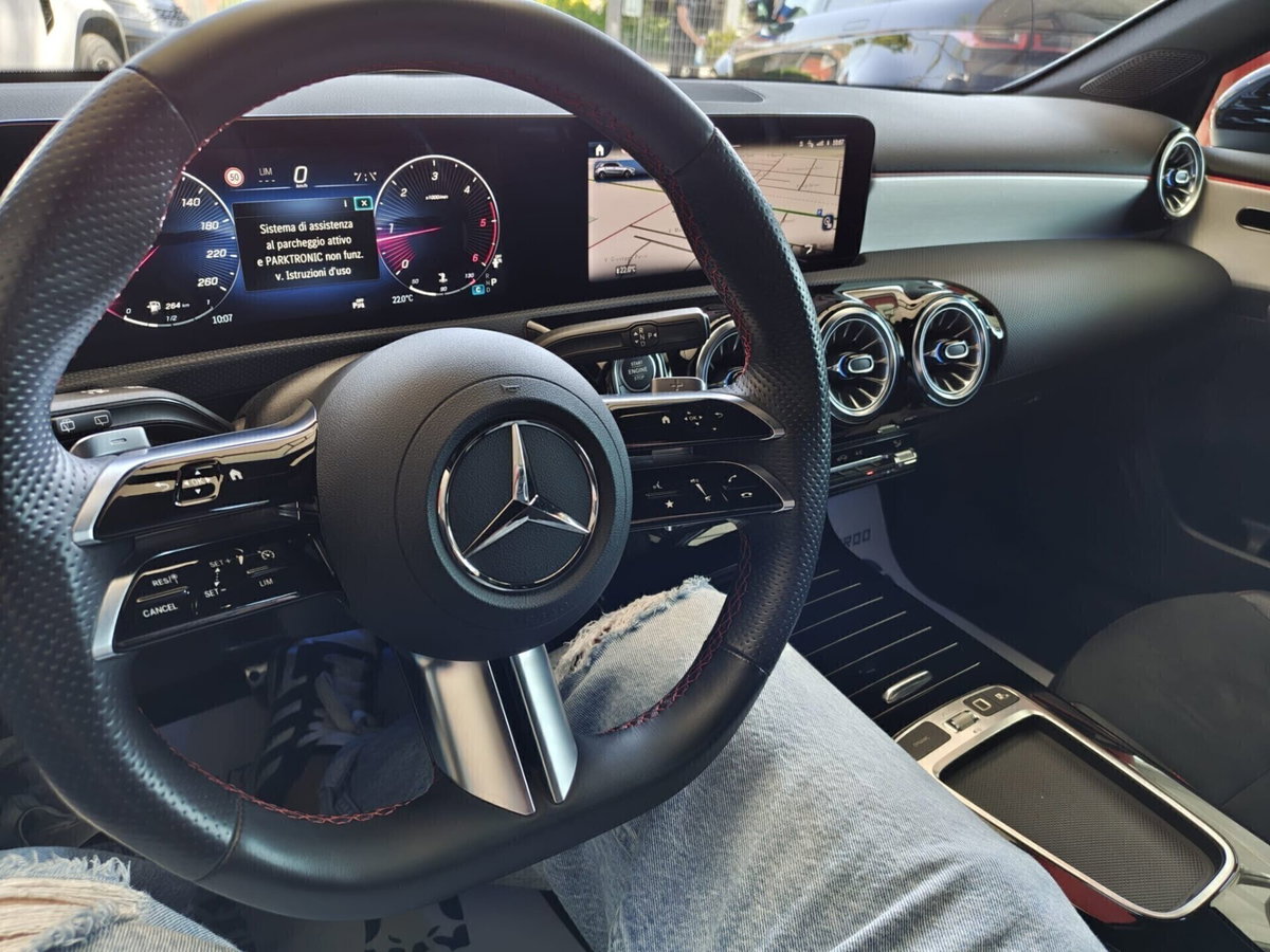 Mercedes-Benz Classe A 180 d Automatic Premium (13)