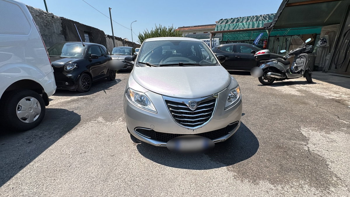Lancia Ypsilon 1.3 MJT 16V 95 CV 5 porte S&S Silver