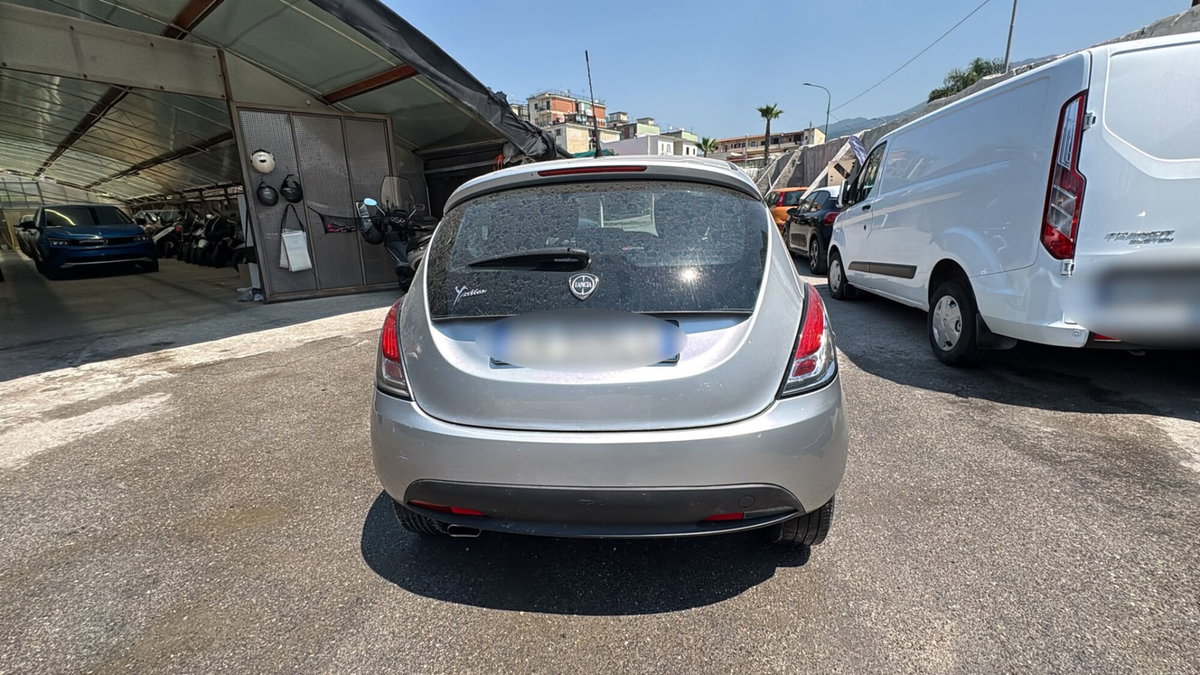 Lancia Ypsilon 1.3 MJT 16V 95 CV 5 porte S&S Silver (4)