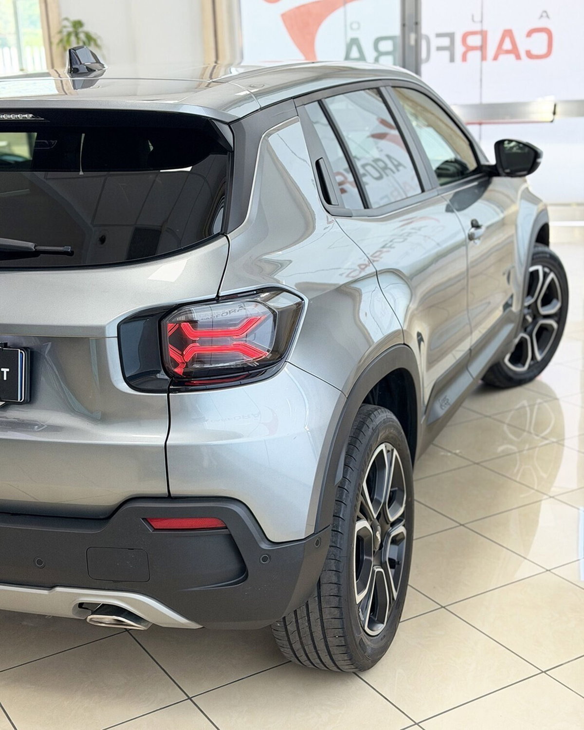 Jeep Avenger 1.2 turbo Summit fwd 100cv (4)