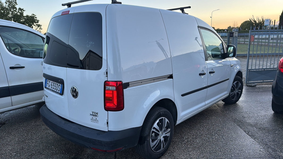 Volkswagen Caddy 2.0 TDI 102 CV (2)