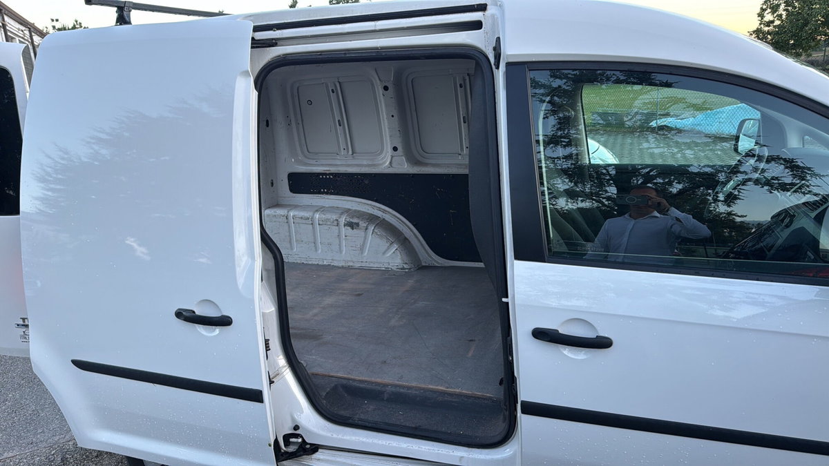 Volkswagen Caddy 2.0 TDI 102 CV (7)