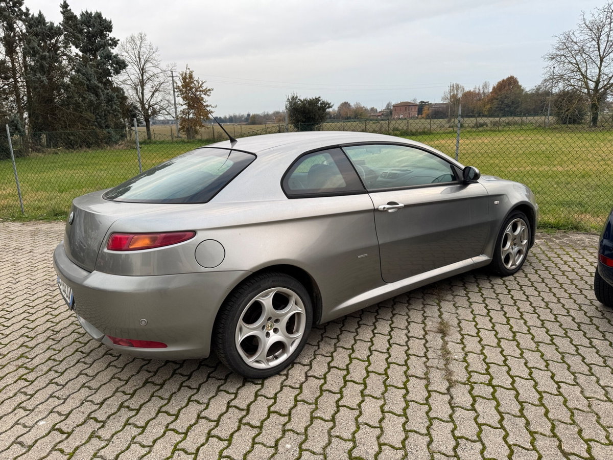 Alfa Romeo GT 1.9 MJT 16V Luxury (3)