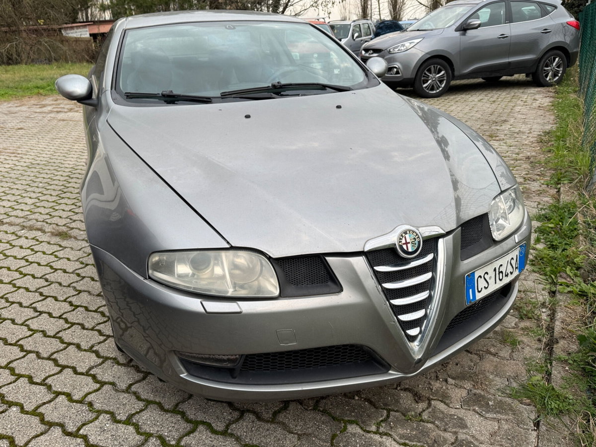 Alfa Romeo GT 1.9 MJT 16V Luxury (5)