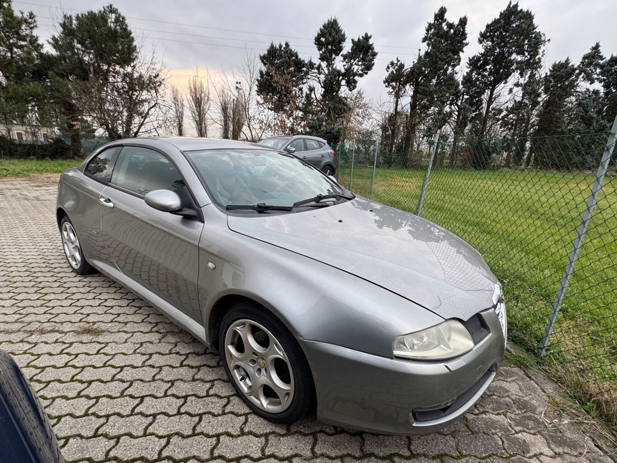 Alfa Romeo GT 1.9 MJT 16V Luxury (6)
