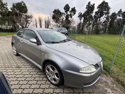 Alfa Romeo GT 1.9 MJT 16V Luxury (6)