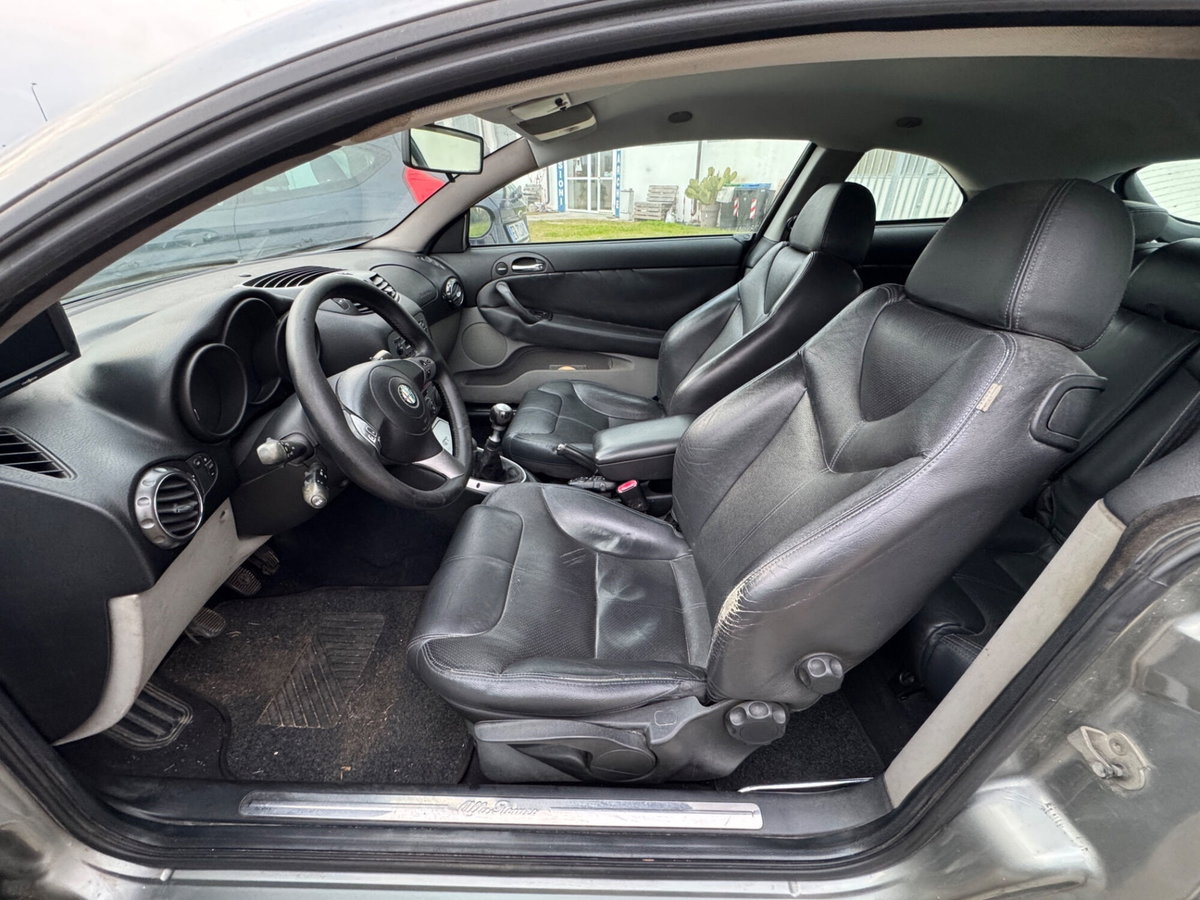 Alfa Romeo GT 1.9 MJT 16V Luxury (7)