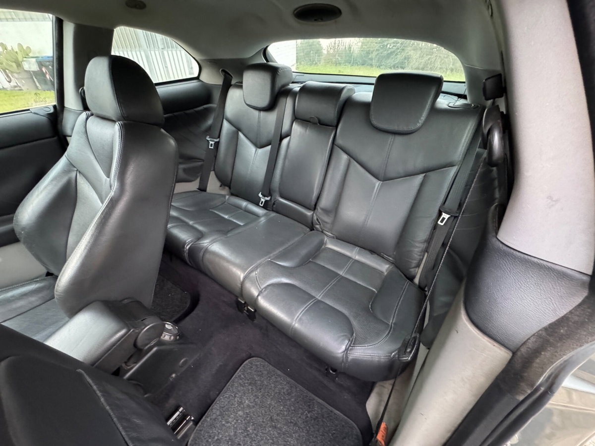 Alfa Romeo GT 1.9 MJT 16V Luxury (9)