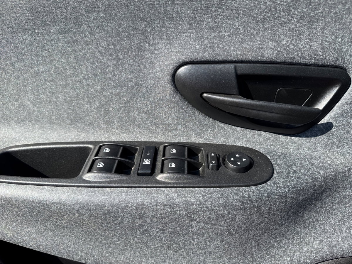 Lancia Ypsilon 1.0 FireFly 5 porte S&S Hybrid Ecochic Silver (11)