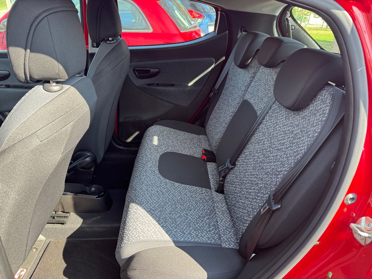 Lancia Ypsilon 1.0 FireFly 5 porte S&S Hybrid Ecochic Silver (6)
