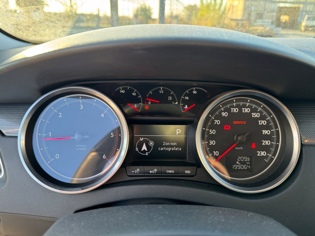 Peugeot 508 SW 2.0 HDi 163CV aut. Ciel Business (11)
