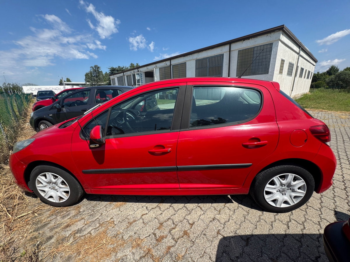 Peugeot 207 HDi 70CV 5p. Sweet Years (6)
