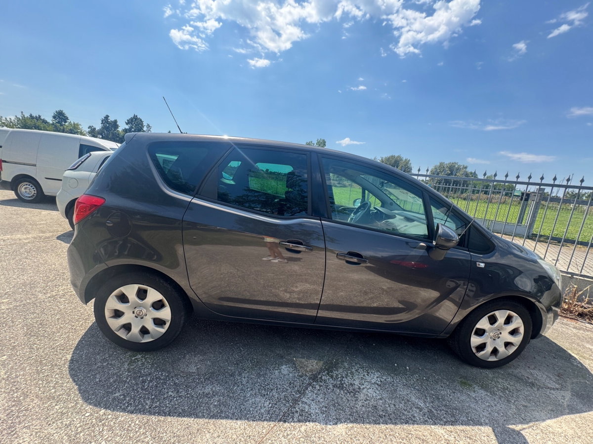Opel Meriva 1.4 Turbo 120CV GPL Tech Cosmo (2)