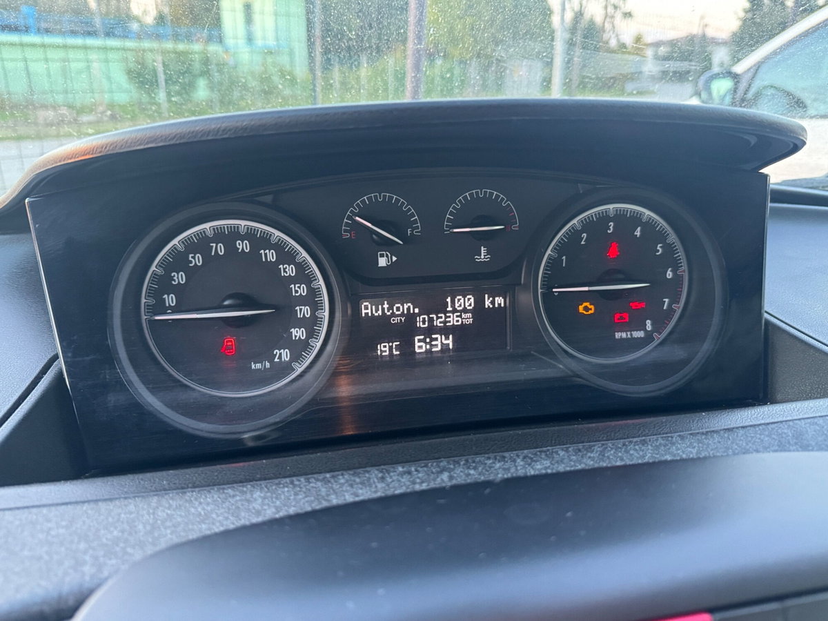 Lancia Ypsilon 1.2 69 CV 5 porte Gold (8)