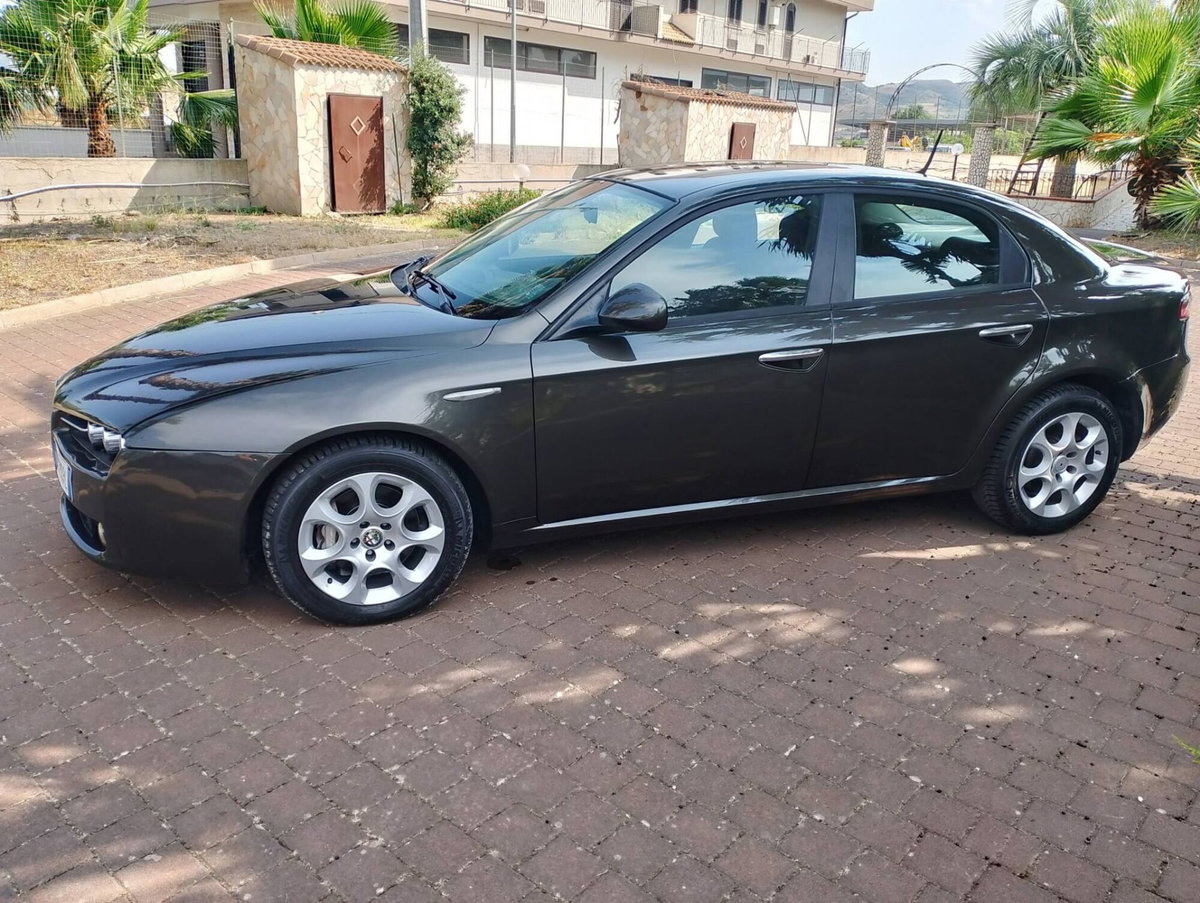 Alfa Romeo 159 1.9 JTDm 150CV Progression (4)