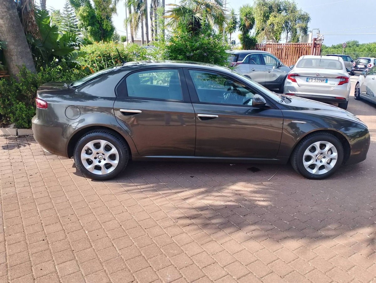 Alfa Romeo 159 1.9 JTDm 150CV Progression (5)