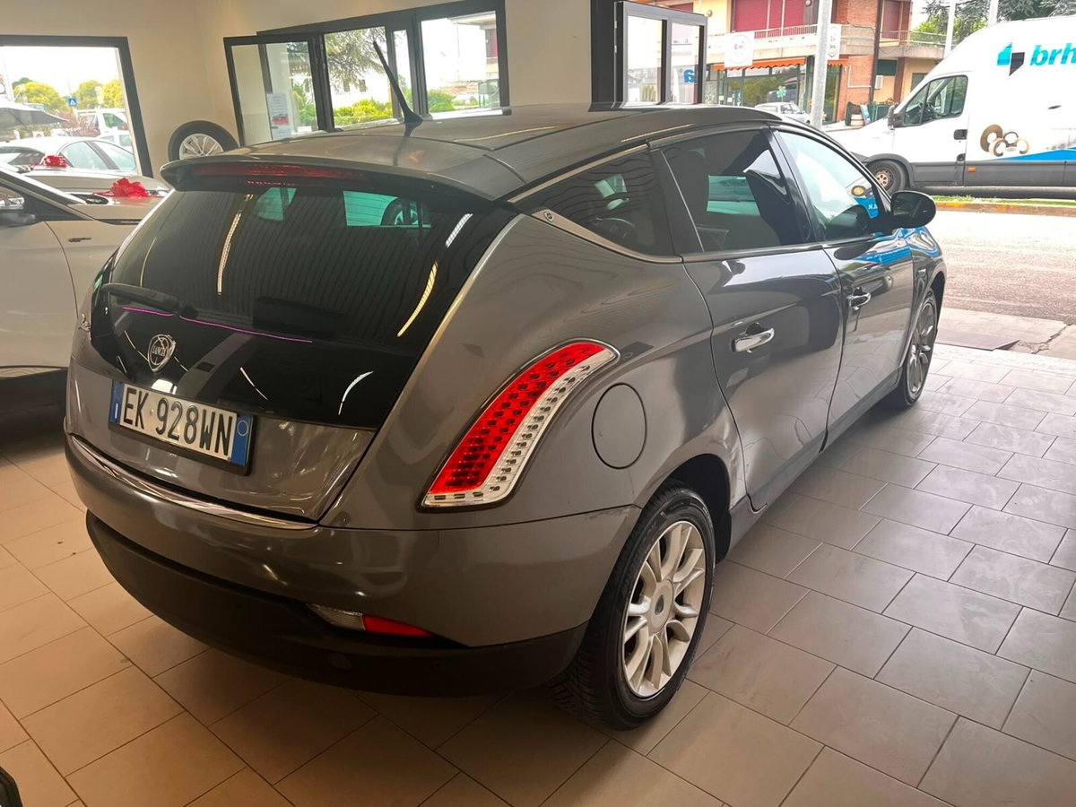 Lancia Delta 1.6 MJT DPF 105 CV Steel (5)