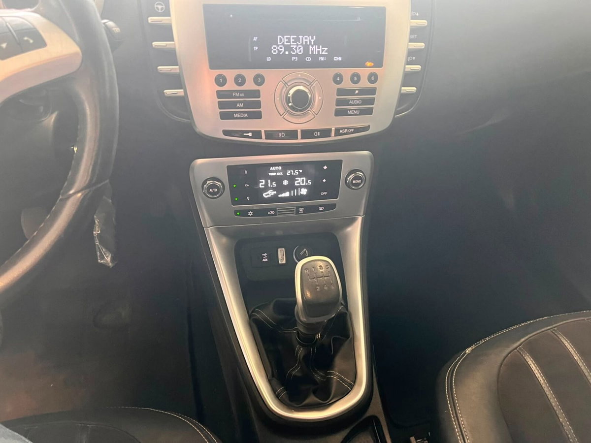 Lancia Delta 1.6 MJT DPF 105 CV Steel (7)