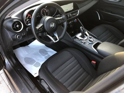 Alfa Romeo Giulia 2.2 Turbodiesel 160 CV AT8 Sprint (10)