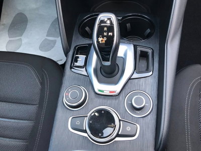 Alfa Romeo Giulia 2.2 Turbodiesel 160 CV AT8 Sprint (14)
