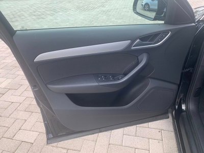 Audi Q3 2.0 TDI 120 CV Sport (16)