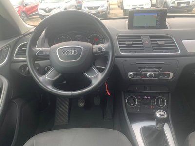 Audi Q3 2.0 TDI 120 CV Sport (9)