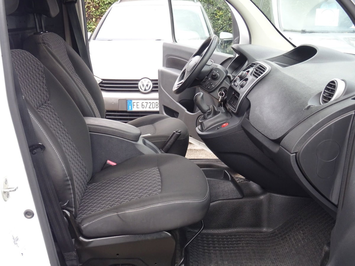 Renault Kangoo 1.5 dCi 90CV F.AP. 4p. Express (19)