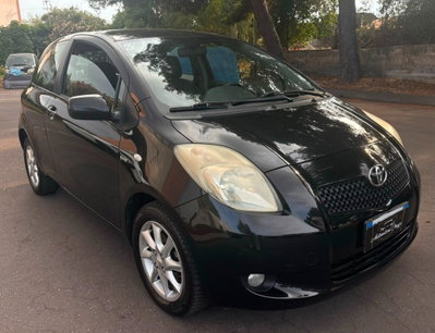 Toyota Yaris 1.D-4D 3 porte Sol usata