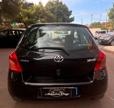 Toyota Yaris 1.D-4D 3 porte Sol (4)