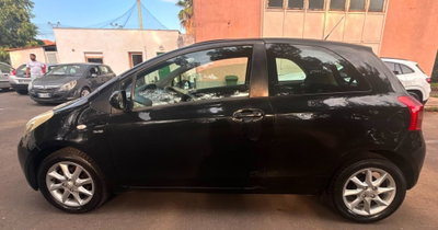 Toyota Yaris 1.D-4D 3 porte Sol (6)