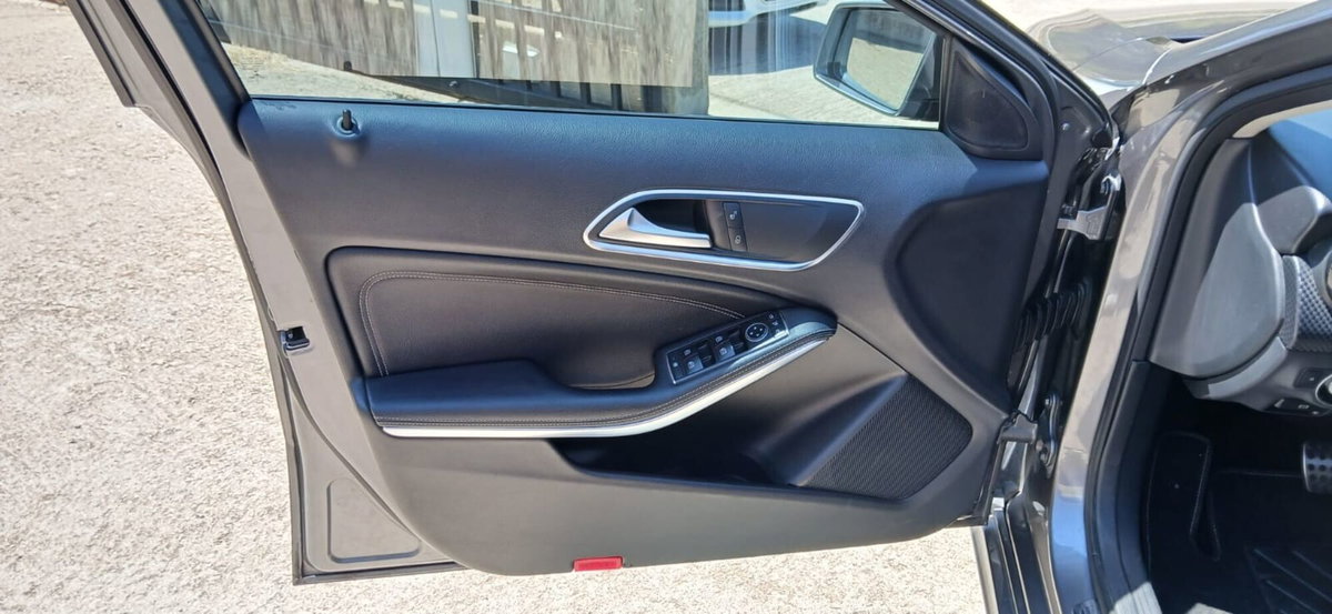 Mercedes-Benz Classe A 180 d Executive (15)