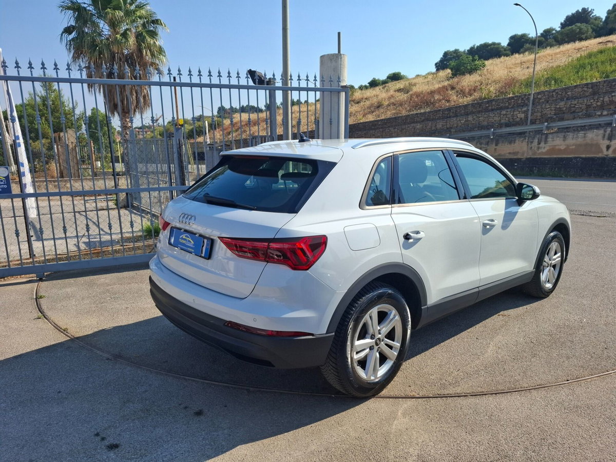 Audi Q3 35 TDI Business (3)