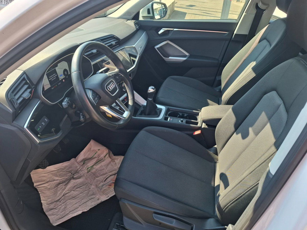 Audi Q3 35 TDI Business (7)