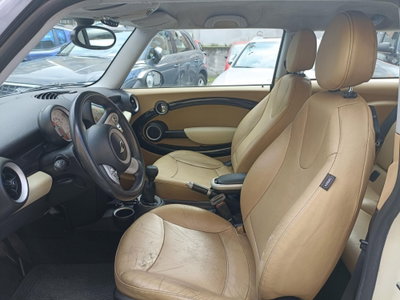 MINI Mini 1.6 16V Cooper D (3)
