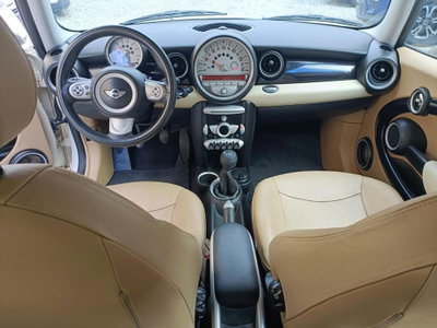 MINI Mini 1.6 16V Cooper D (5)