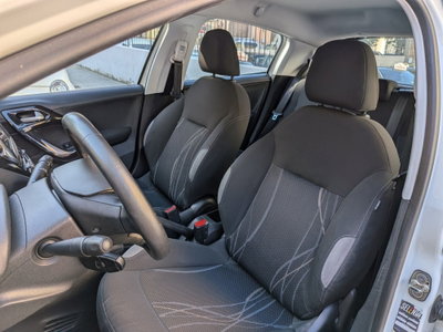 Peugeot 208 82 5 porte Allure (10)