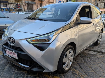Toyota Aygo Connect 1.0 VVT-i 72 CV 5 porte x-cool usata