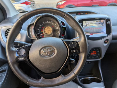 Toyota Aygo Connect 1.0 VVT-i 72 CV 5 porte x-cool (12)