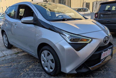 Toyota Aygo Connect 1.0 VVT-i 72 CV 5 porte x-cool (3)