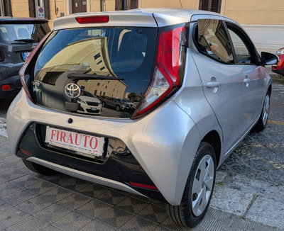 Toyota Aygo Connect 1.0 VVT-i 72 CV 5 porte x-cool (4)