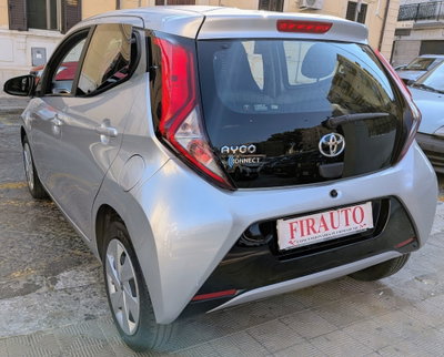 Toyota Aygo Connect 1.0 VVT-i 72 CV 5 porte x-cool (6)